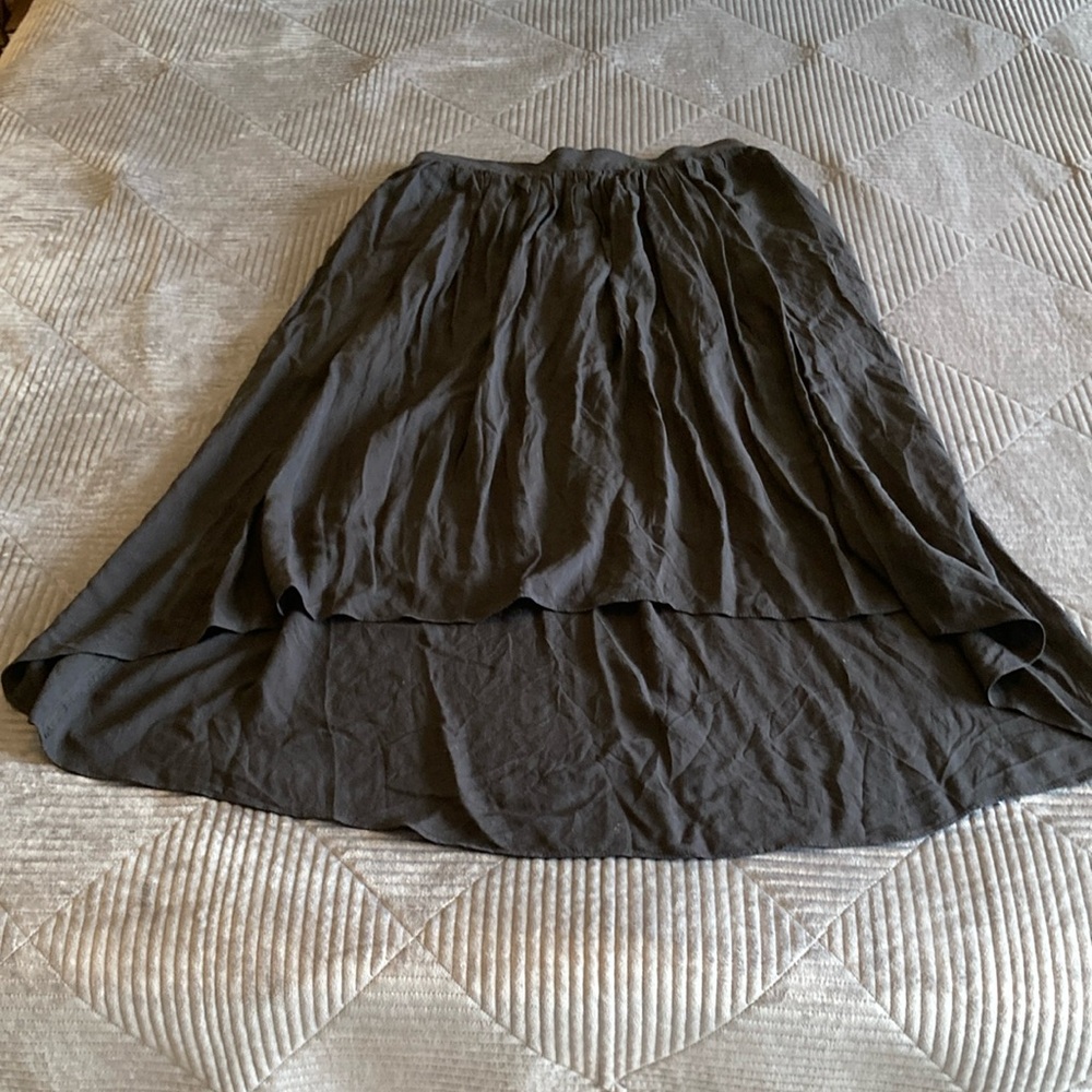 Aritzia Talula Women's Black Midi A-Line Skirt with Pleated High-Low Hem Size M - Picture 7 of 13